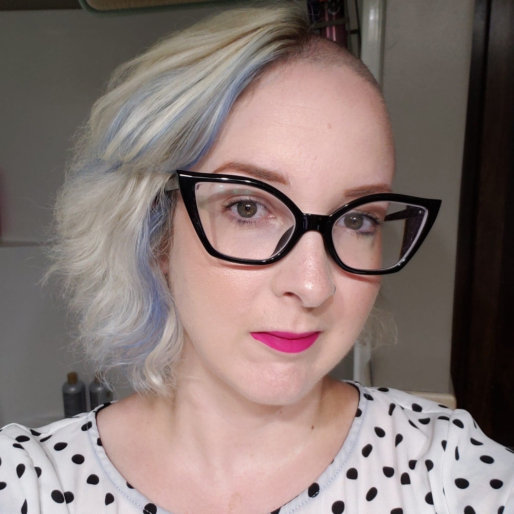 Meet your Posher, Jillian